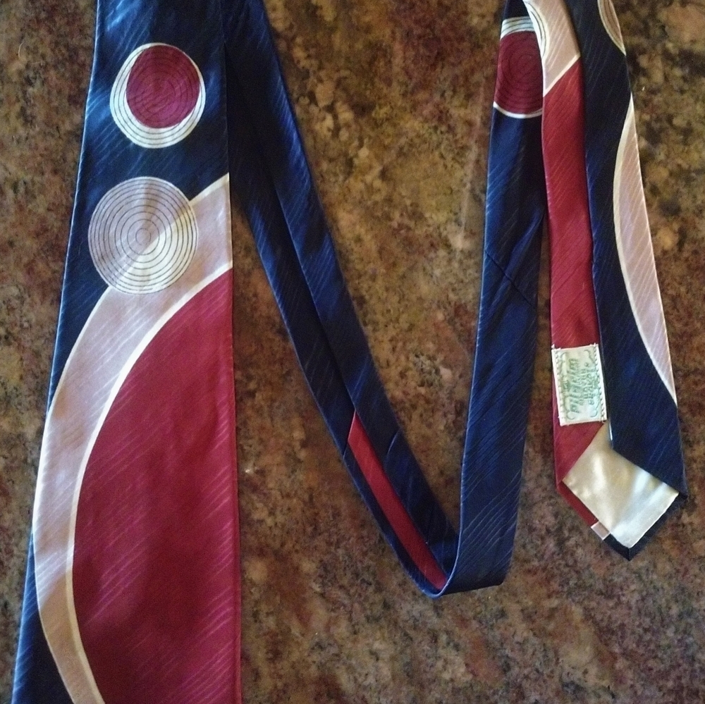 VTG MCM Space Age Multicolor Pilgrim Men's Tie/Cavat Rayon